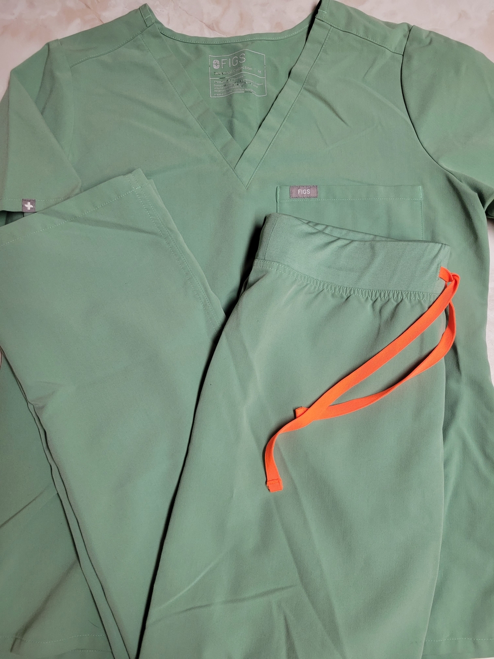 FIGS Limited Edition Jade Scrub Set M Top S/T Tall Pants Livingston, Catarina
